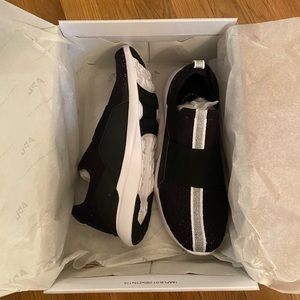 BRAND NEW APL Techloom Bliss Sneakers